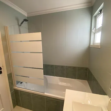 Апартаменты Stunning 2-bed Sea View Apartment,