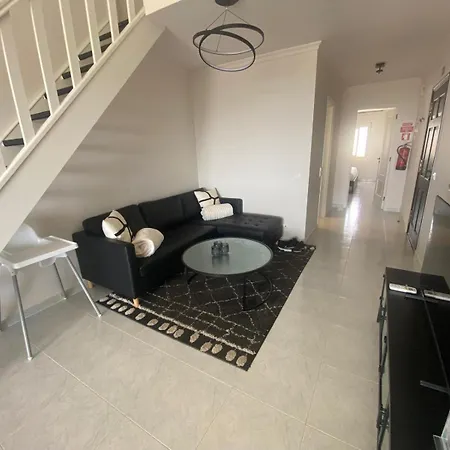 Apartmán Stunning 2-bed Sea View Apartment,